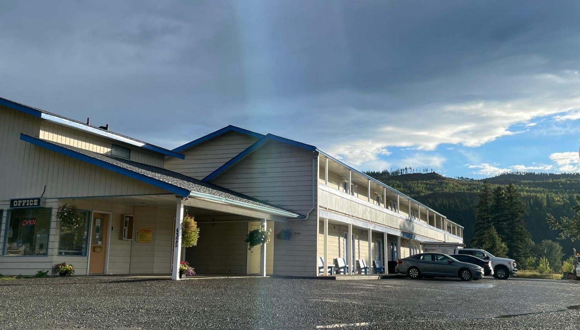 Y-5 Motel Barriere Luaran gambar