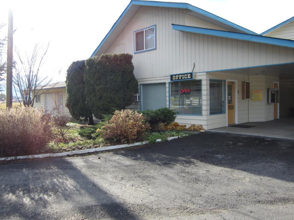 Y-5 Motel Barriere Luaran gambar